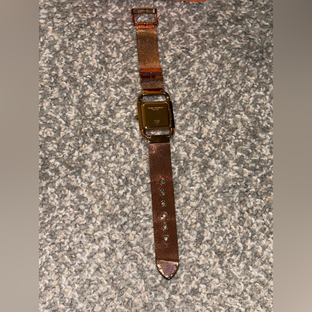 Tory Burch The Phipps Rose Gold Tone Watch - Picture 11 of 12
